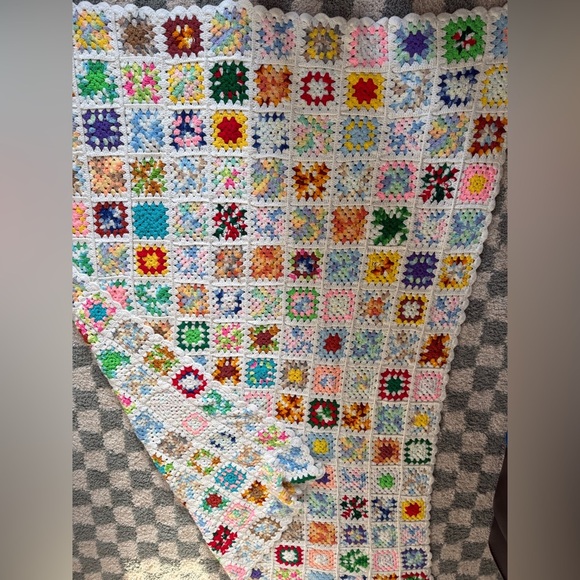VTG Granny Square Blanket Afghan Crochet Hand Made Patchwork Multi Color Beige - Picture 7 of 11